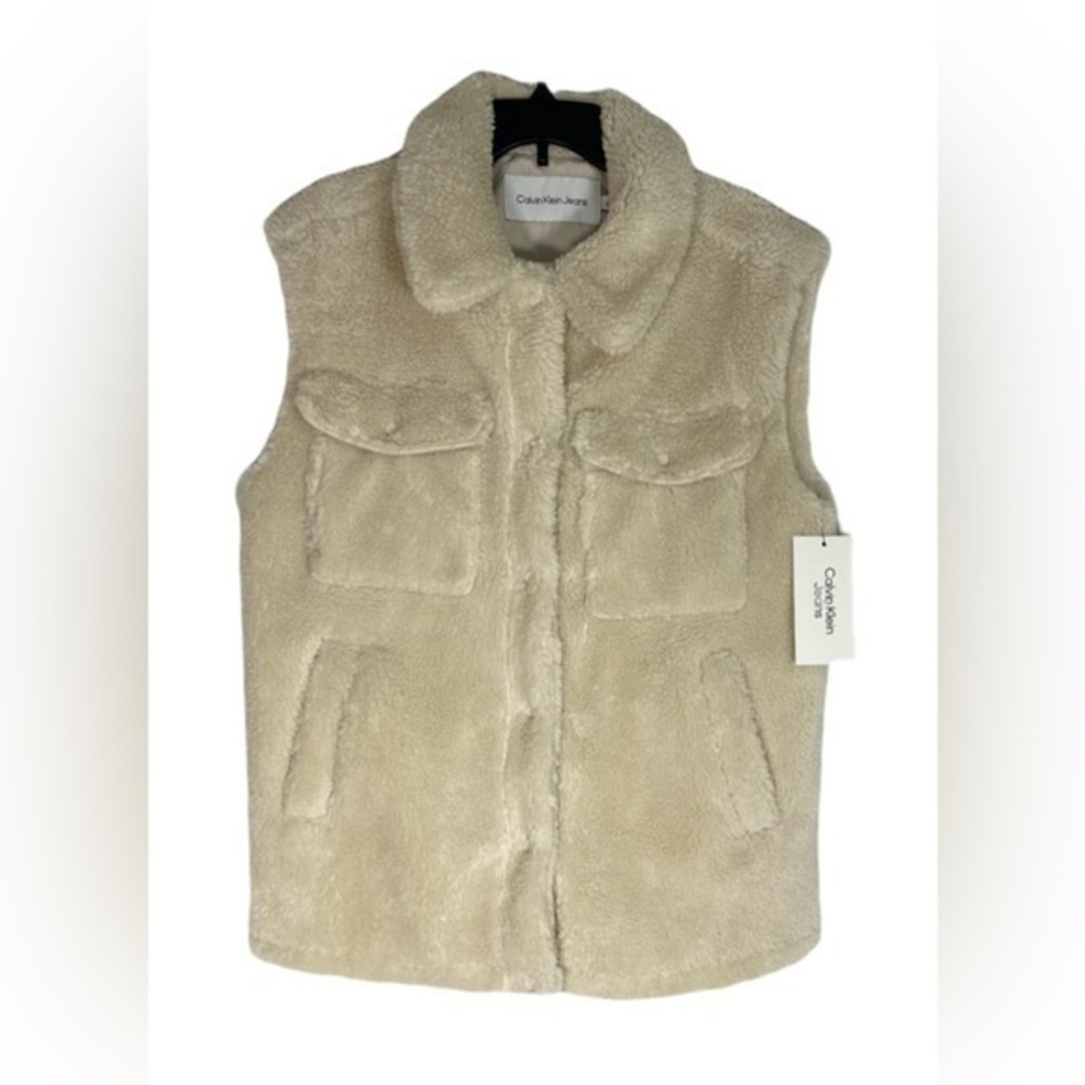 CALVIN KLEIN Woman’s Sherpa Snap-Front Vest